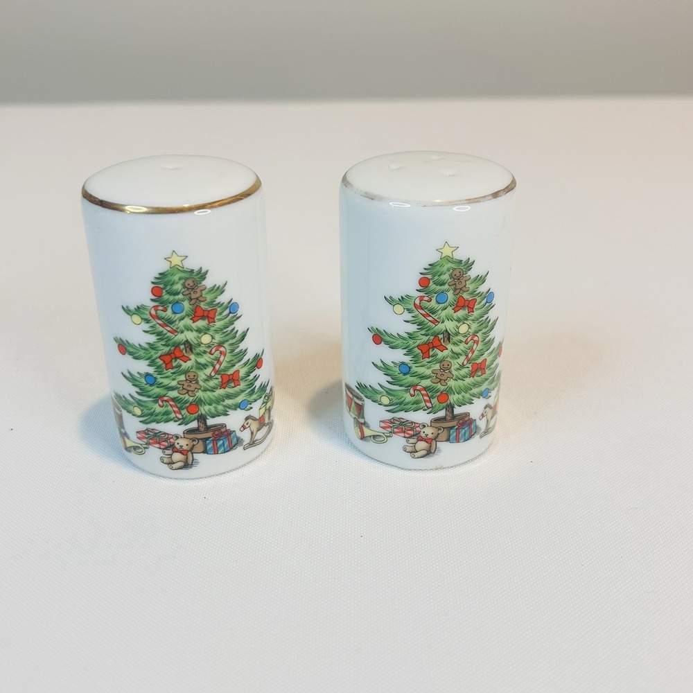 Vintage Christmas Tree Salt and Pepper Shakers Gold Trim Japan Porcelain Plugs